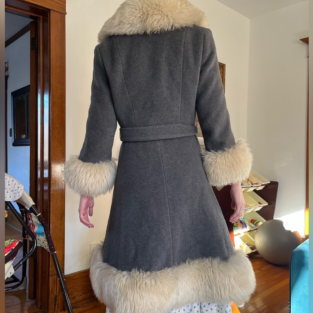 SOLD Lilli Ann vintage 100% wool and sheepskin Princess/swing style wrap coat - Picture 3 of 14